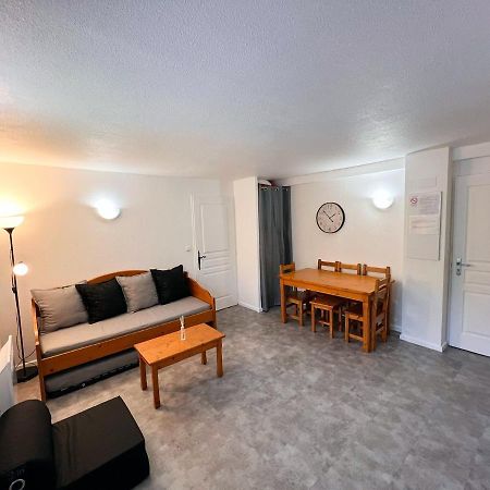 Vars, Appart Spacieux Renove 4 Couchages Dans Chalet 瓦尔 外观 照片