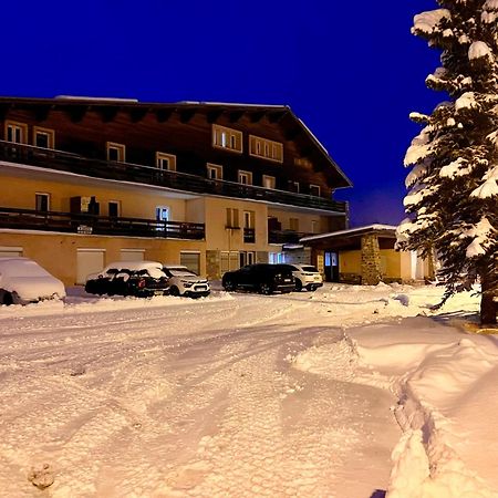 Vars, Appart Spacieux Renove 4 Couchages Dans Chalet 瓦尔 外观 照片