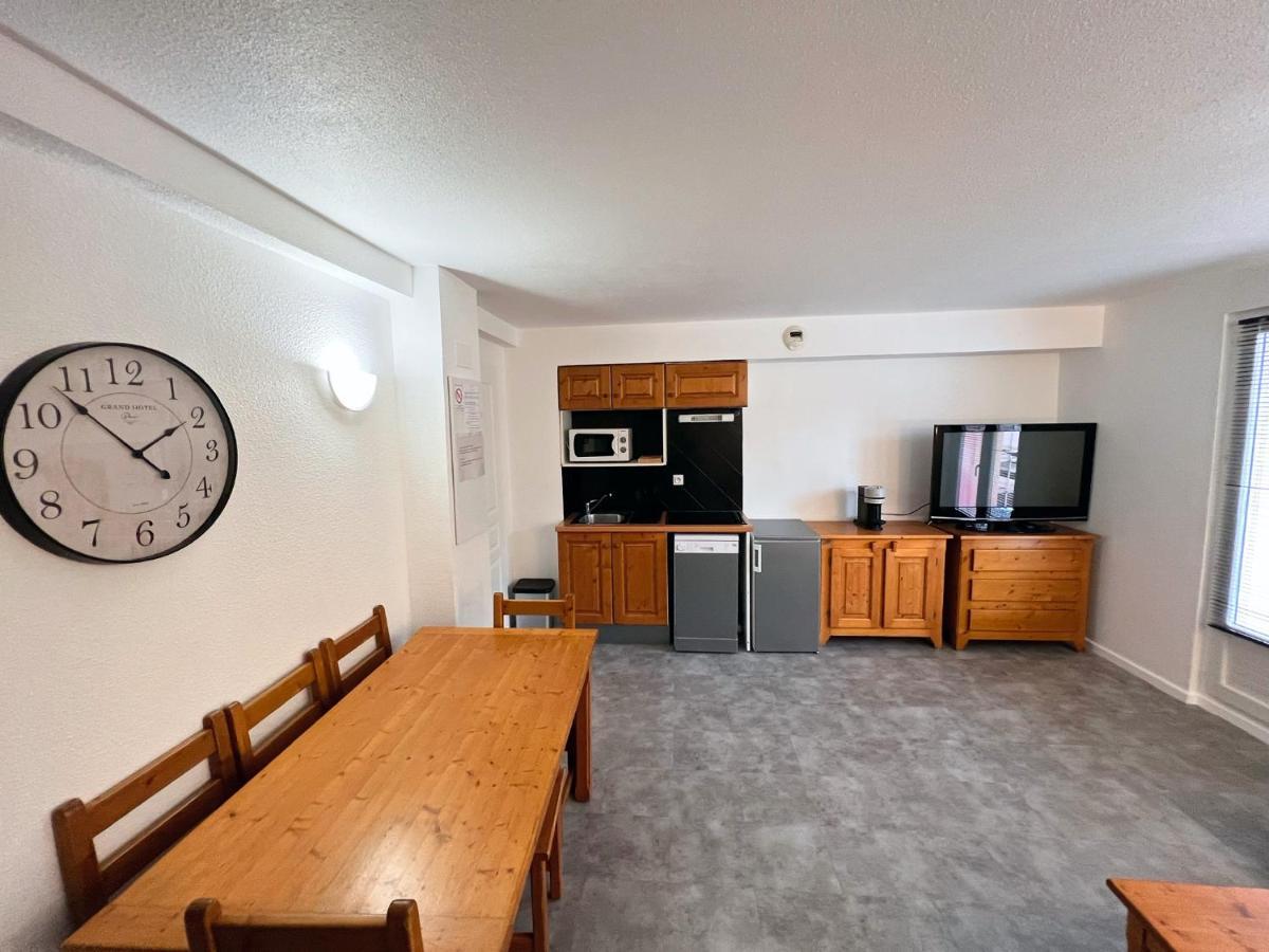 Vars, Appart Spacieux Renove 4 Couchages Dans Chalet 瓦尔 外观 照片
