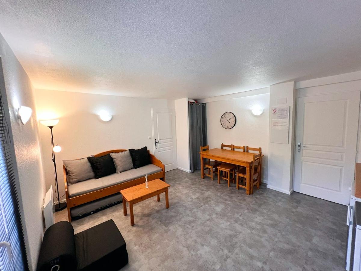 Vars, Appart Spacieux Renove 4 Couchages Dans Chalet 瓦尔 外观 照片