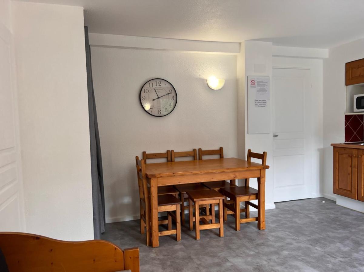 Vars, Appart Spacieux Renove 4 Couchages Dans Chalet 瓦尔 外观 照片