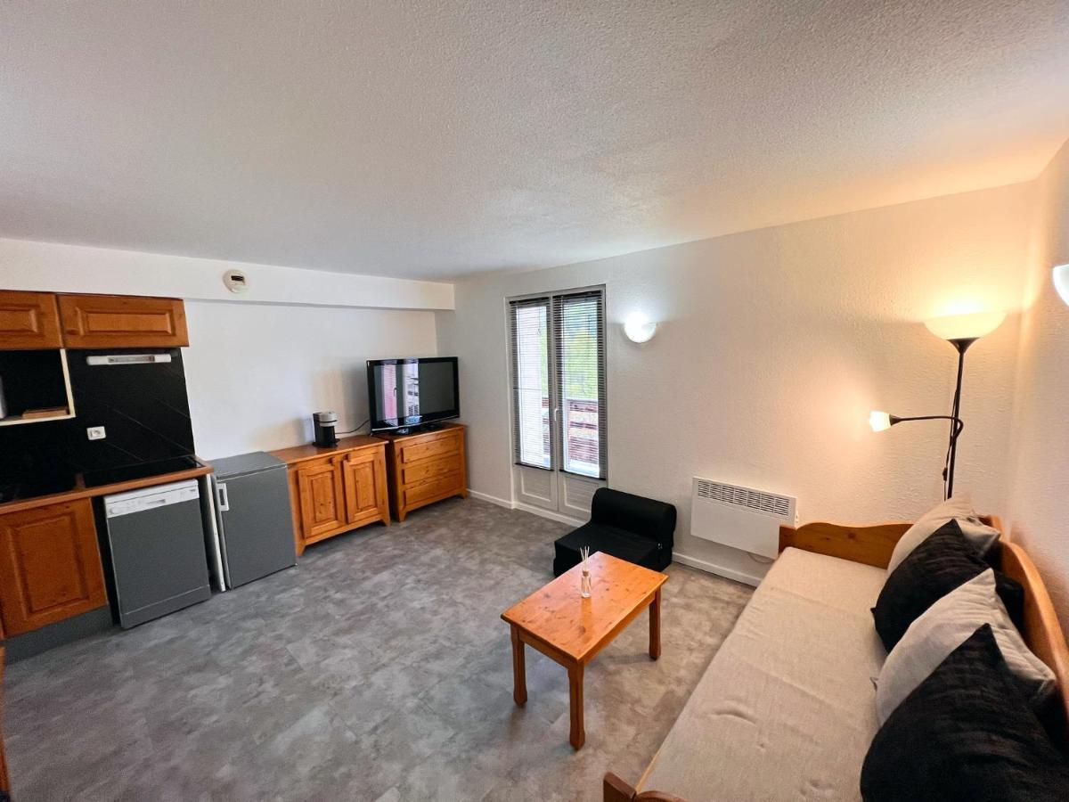 Vars, Appart Spacieux Renove 4 Couchages Dans Chalet 瓦尔 外观 照片