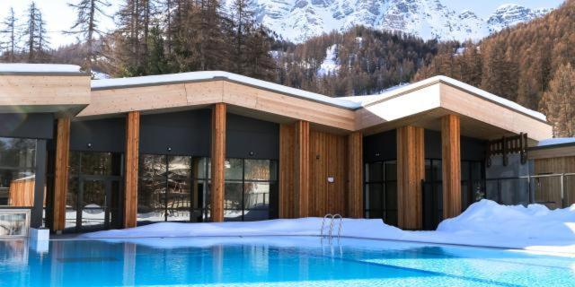 Vars, Appart Spacieux Renove 4 Couchages Dans Chalet 瓦尔 外观 照片